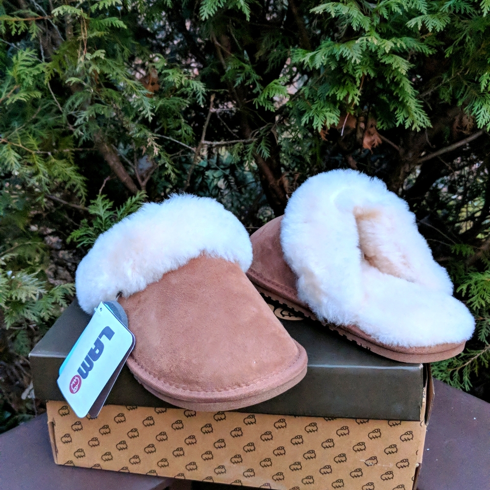 Lamo Scuff Double Face Slipons in Chestnut